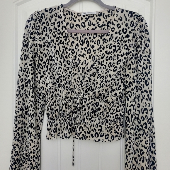 Long sleeved leopard print blouse - Picture 1 of 4